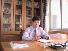 王學東:華中師範大學教授
