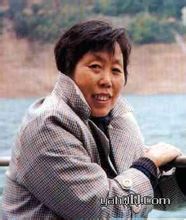 陳秀英:荊州美術家協會副主席